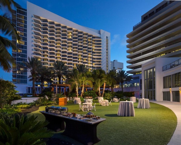 Eden Roc Miami Beach image 23