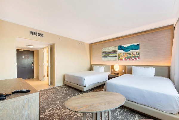 Eden Roc Miami Beach image 4