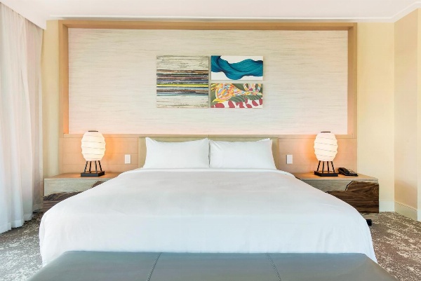 Eden Roc Miami Beach image 5